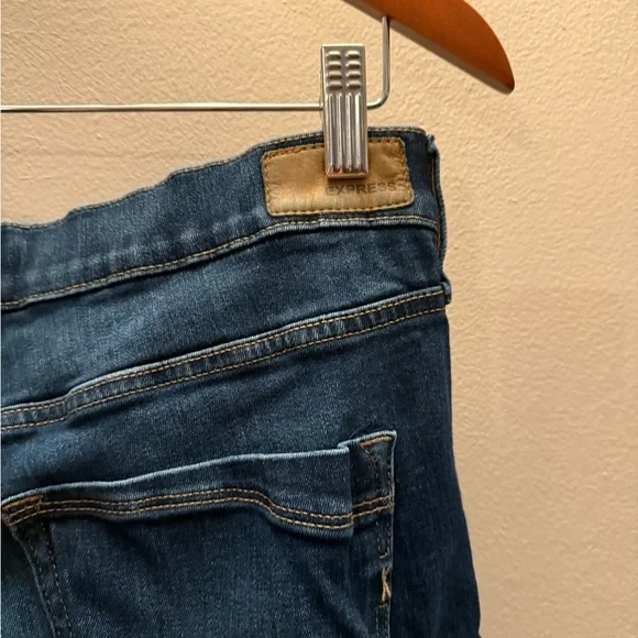Classic Blue Denim Jeans by express  barley boot mid rise 14R - Picture 6 of 7